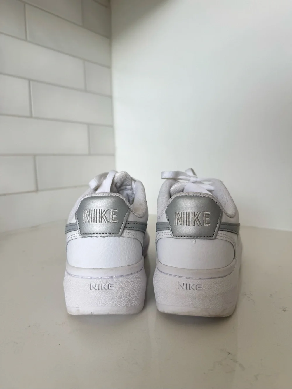 WOMEN'S NIKE COURT VISION ALTA LEATHER WHITE GREY SNEAKERS sz 8.5 - Picture 8 of 11